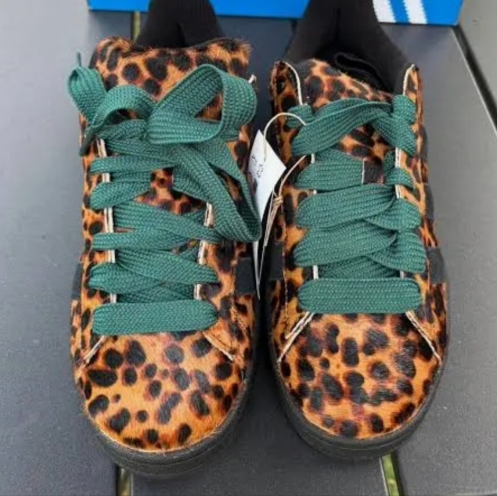 Adidas - Picture 3 of 11
